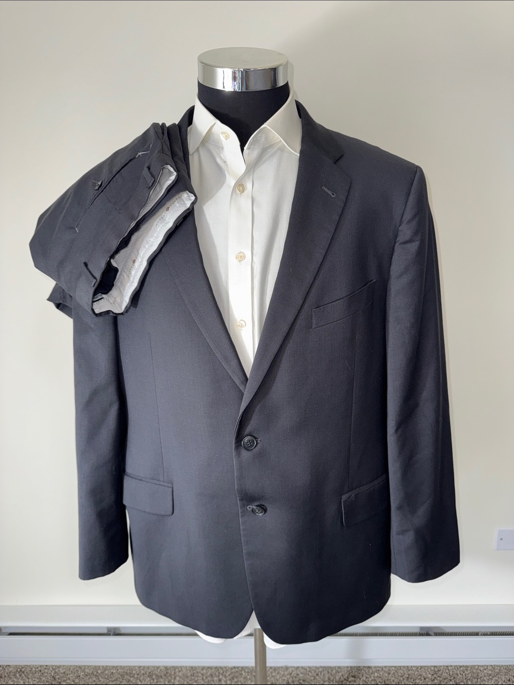 Joseph Abboud mens 44R slim fit grey solid Marzotto 100% wool 2-button suit EUC